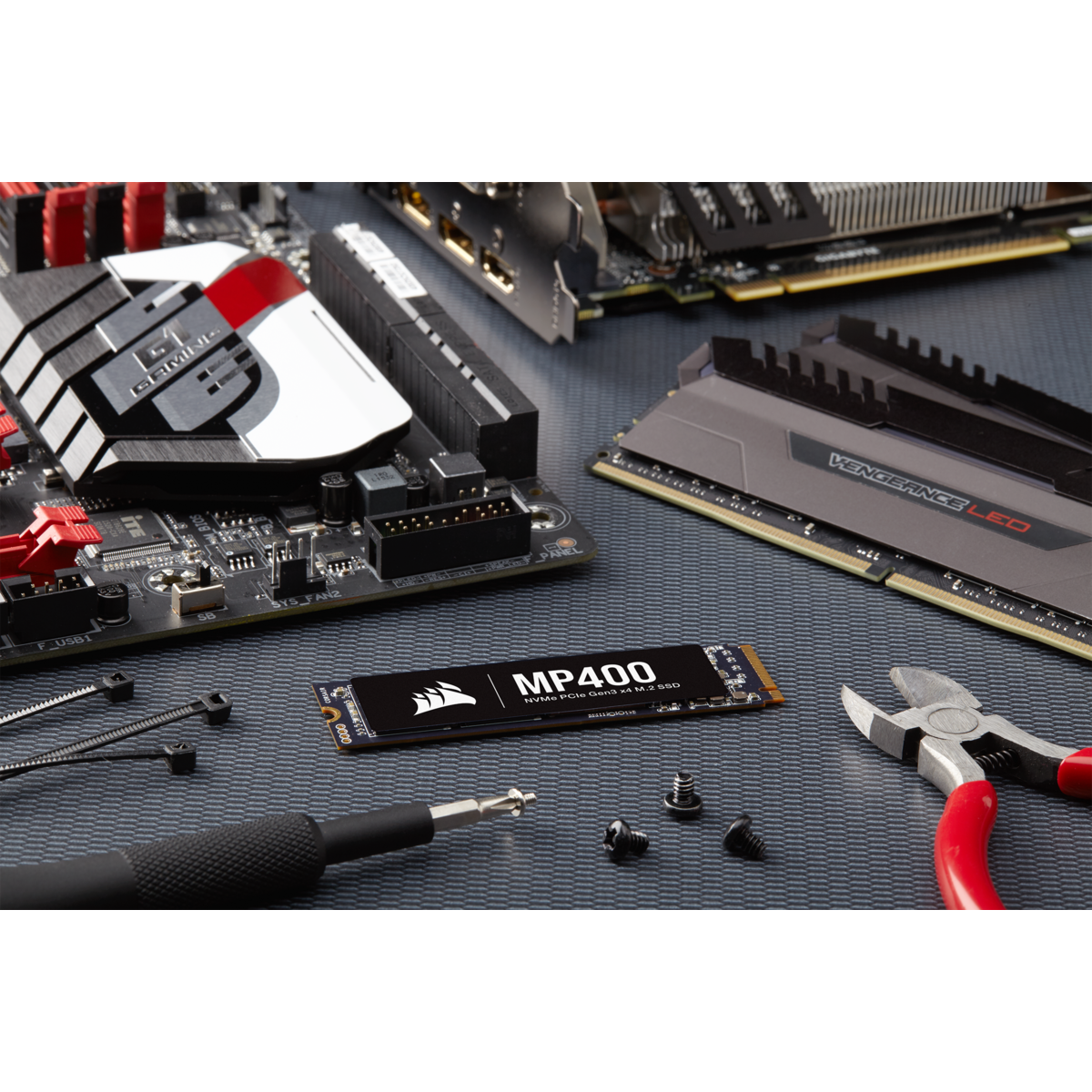 NomadaWare_discosolido_corsair_mp4002tb (8)