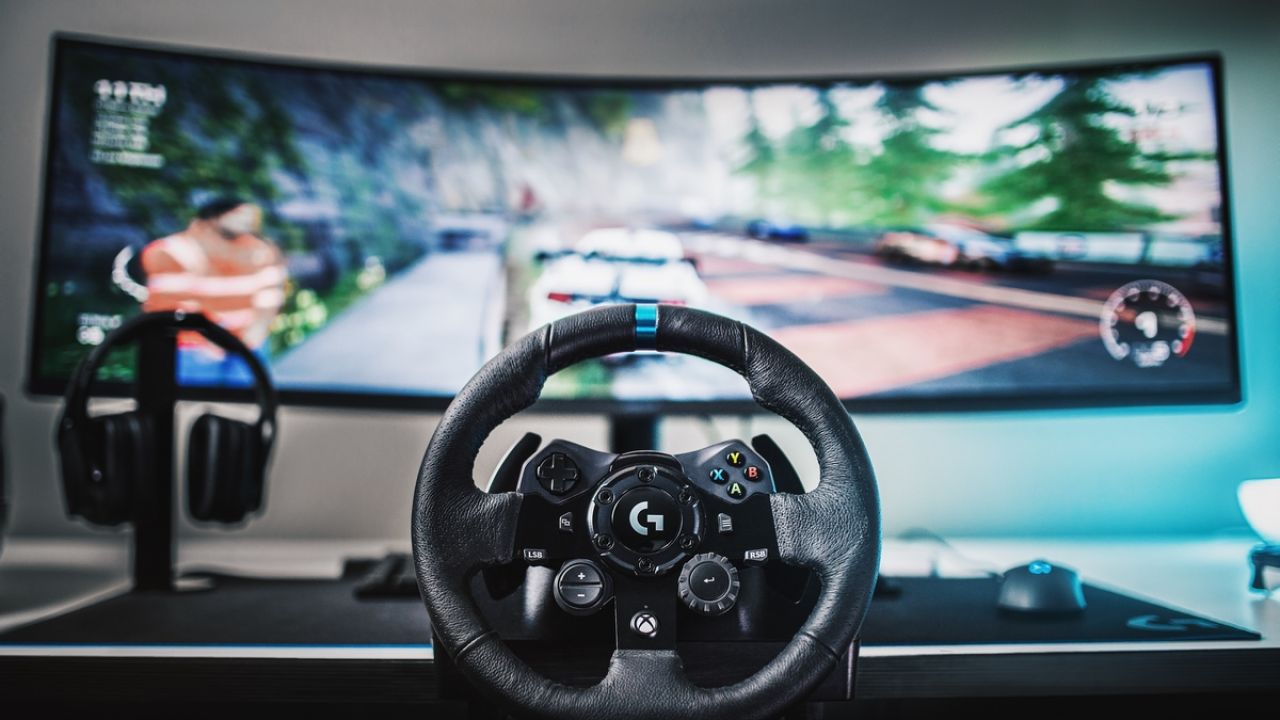 VOLANTE+PEDALES LOGITECH G923 TRUEFORCE PS4, PS5 Y PC - Image 2